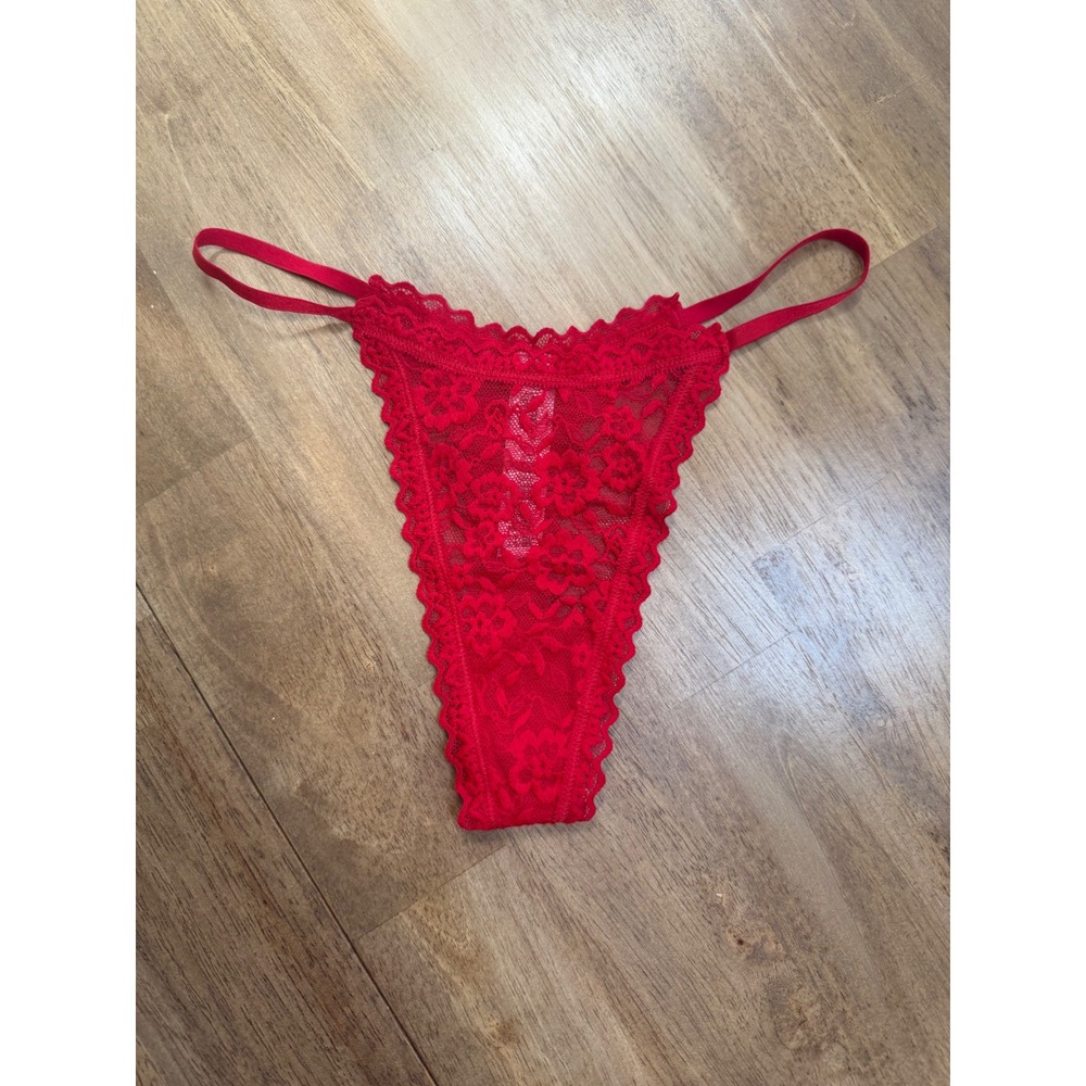 Victoria's Secret Red Floral Lace V-String Thong Panty Small NWT 11265360